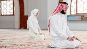 আল্লাহর কাছে মর্যাদা ও সওয়াবে নারী-পুরুষের সাম্য আল্লাহর কাছে