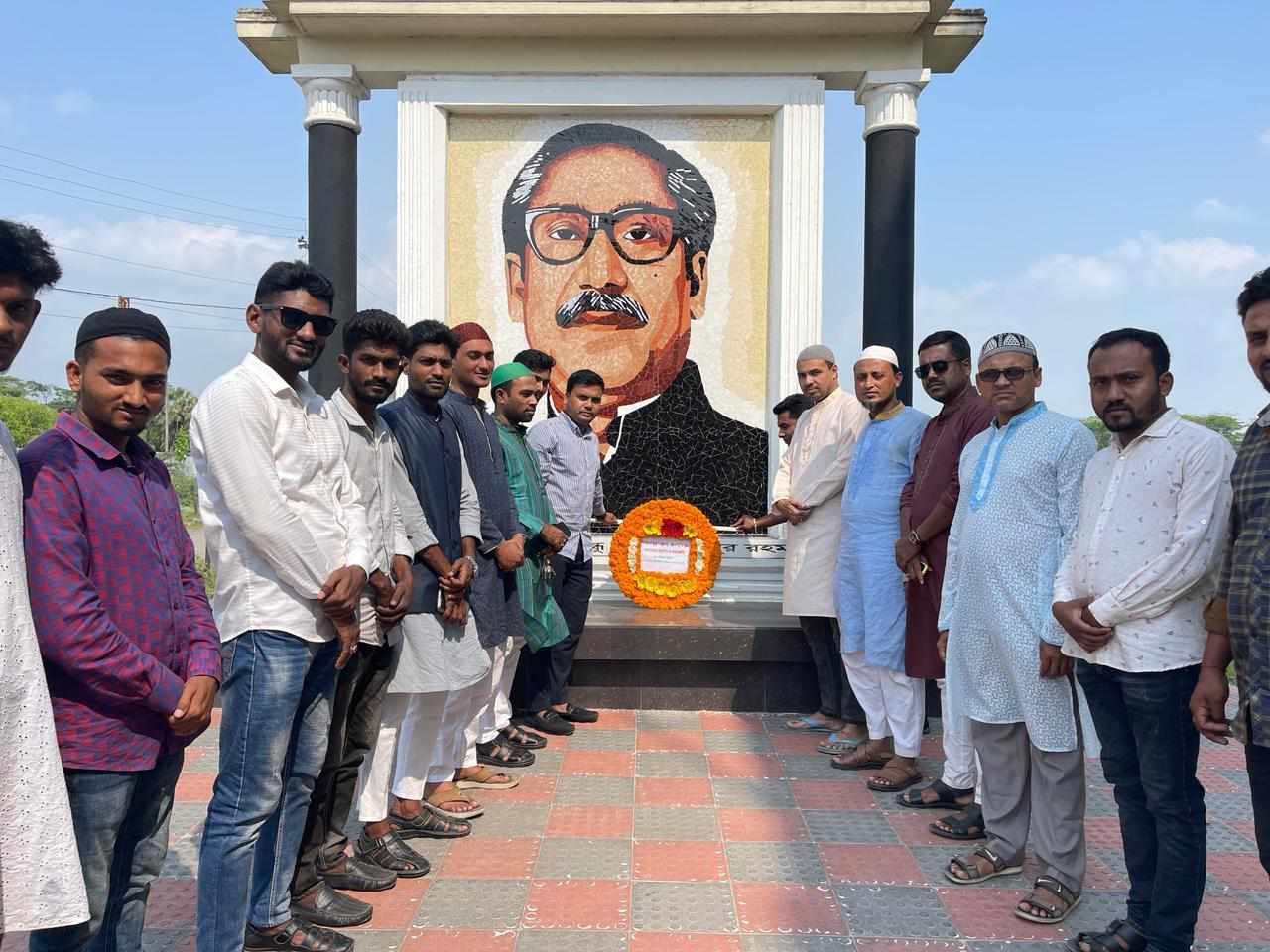 তালতলীতে বঙ্গবন্ধুর প্রতিকৃতিতে পুষ্পস্তবক অর্পণ ও শ্রদ্ধা নিবেদন