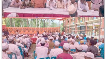 পটুয়াখালীর ভুড়িয়া ইউনিয়নে মাদ্রাসা রেখে নির্বাচনী প্রচারণায় ব্যস্ত সুপার বজলুল রহমান