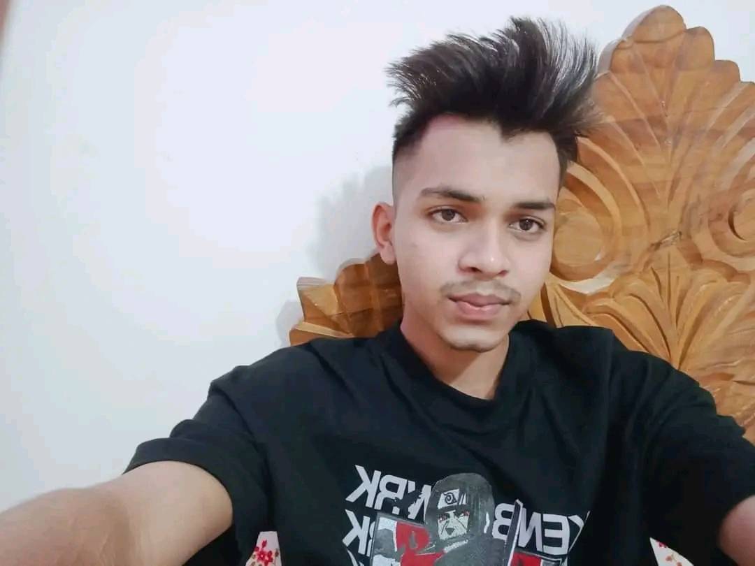 ফেসবুকে পোস্ট দিয়ে আত্মহত্যা