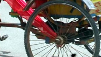 রিক্সার চাকায় ওড়না পেচিয়ে তরুনীর মৃত্যু