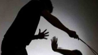 ছাত্রকে বেধড়ক  মারধর