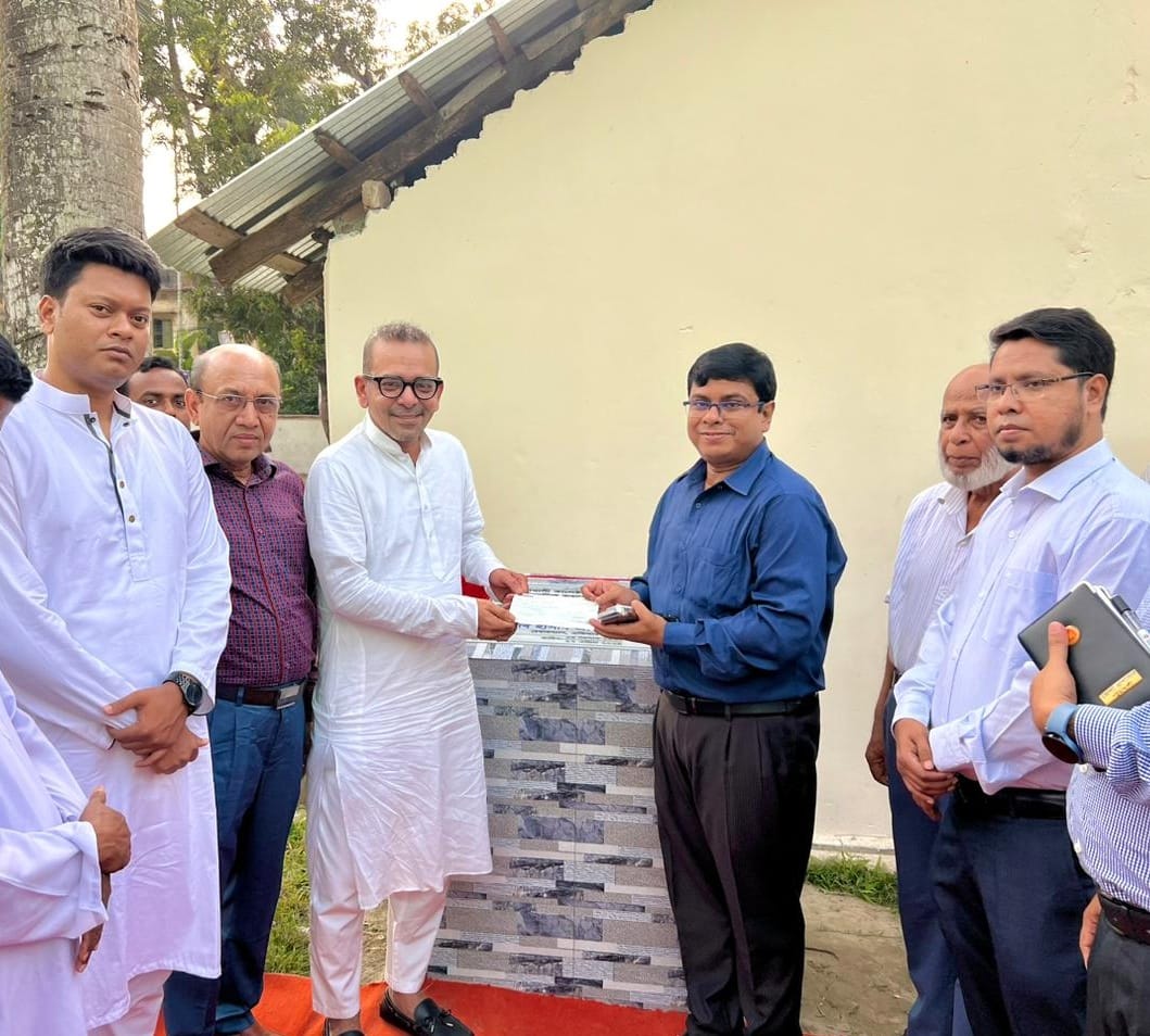 পটুয়াখলী কালেক্টরেট স্কুল এন্ড কলেজের কলেজের নতুন ভবনের ভিত্তিপ্রস্তর স্থাপন