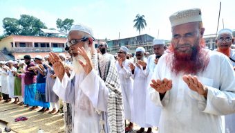 বৃষ্টির আশায় মোনাজাতে মুসল্লিদের অঝোরে কান্না