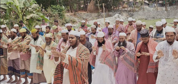 বৃষ্টির জন্য বিশেষ নামাজ আদায়