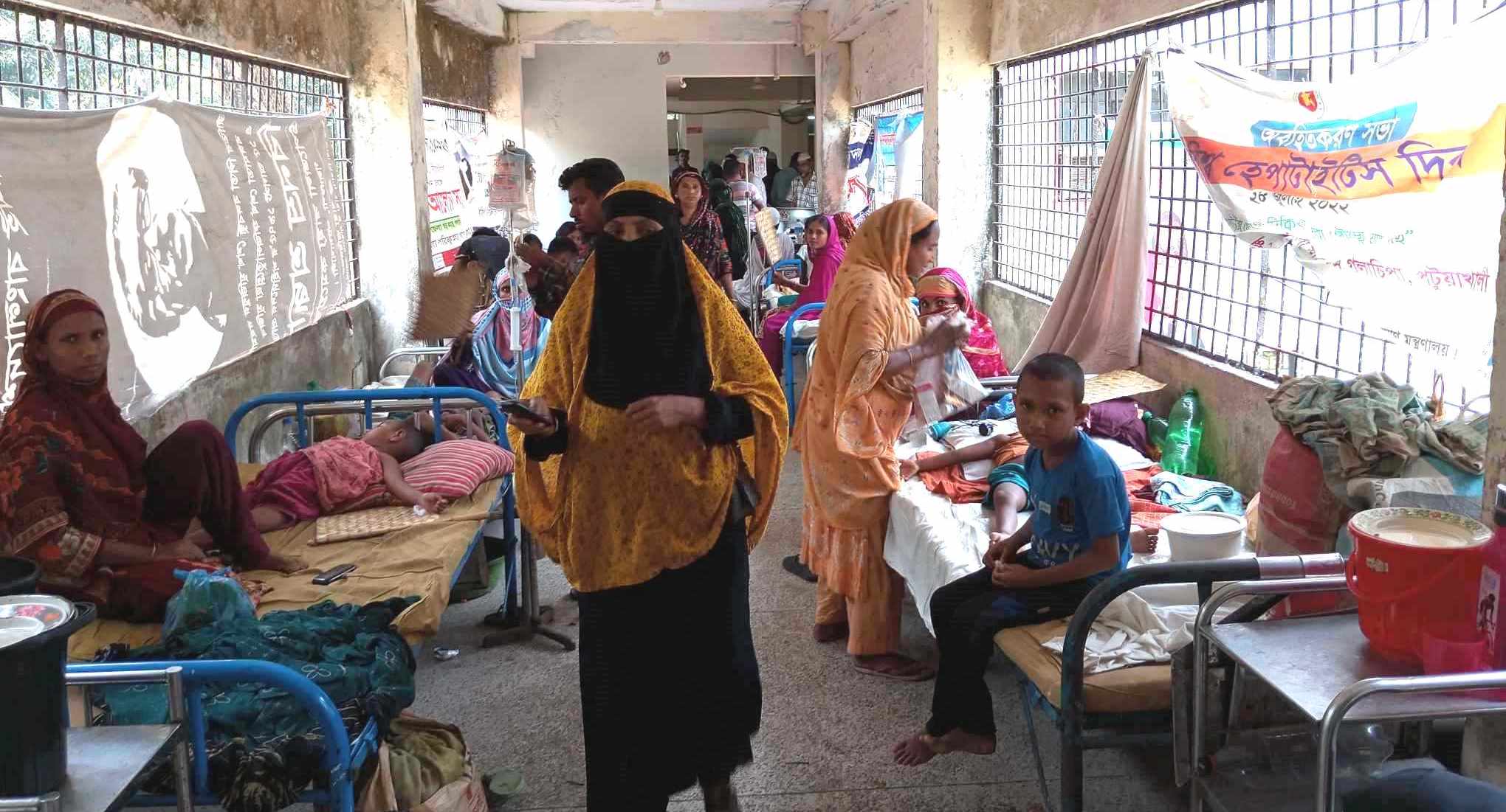 ডায়রিয়ার প্রাদুর্ভাবে হাসপাতালে  রোগীর ভিড়