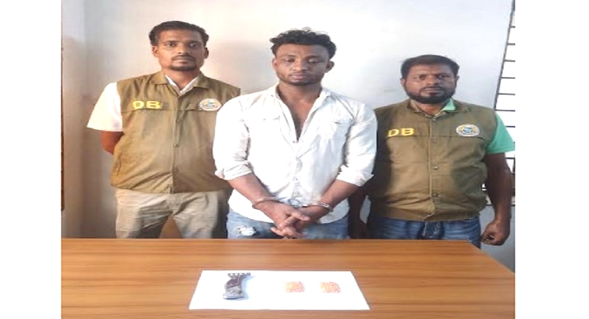 ৩’শ পিস ইয়াবাসহ রনিকে গ্রেফতার, আহত ৩