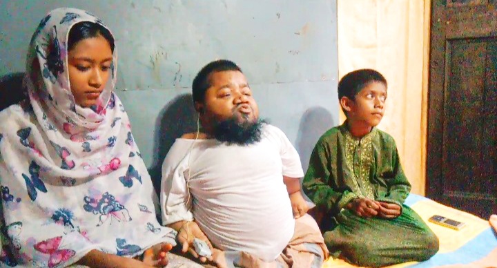 ভাইয়ের প্রতারণার শিকার হয়ে প্রতিবন্ধী ভাইয়ের মানবেতর জীবন যাপন