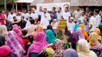 উঠোন বৈঠকে উপজেলা চেয়ারম্যান প্রার্থী এসএম জাকির হোসেন যারা আমার জন্য কাজ করেছে আমি তাদের রেখে কখনো পালিয়ে যাইনি