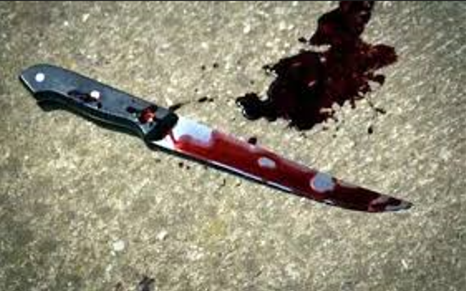 বরিশালে অলংকার ছিনিয়ে নিতে বাধা দেয়ায় নারীর পেটে ছুরি