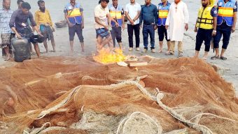 বরিশালের মেঘনায় অভিযান, জাল সহ ট্রলার জব্দ
