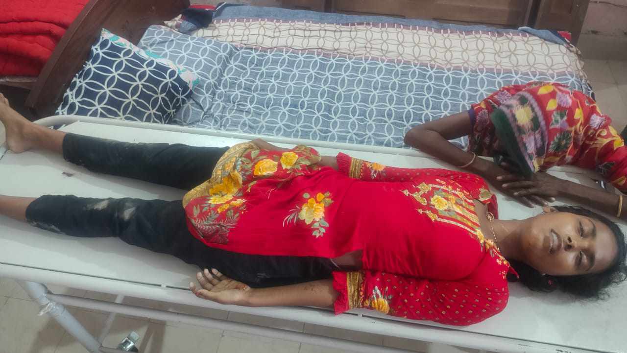 প্রেমিকার বিষপানে আত্মহত্যা, প্রেমিক পলাতক