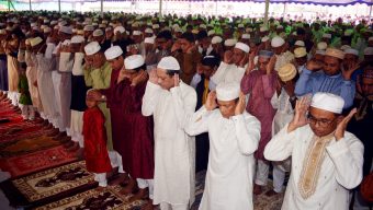 বরিশালে কেন্দ্রীয় হেমায়েত উদ্দিন ঈদগাহ; জামাত অনুষ্ঠিত, মুসল্লিদের ঢল