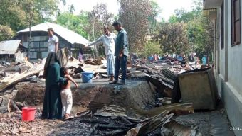অগ্নিকাণ্ড ৫ টি ঘর ভস্মীভূত , ২৫ লক্ষ টাকার ক্ষয় ক্ষতি।