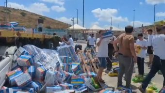 গাজাগামী ত্রাণবাহী গাড়িতে আক্রমণ করছে ইসরায়েলিরা