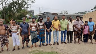ত্রাণ চাই না টেকসই বেড়িবাঁধ চাই