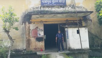 দেড় যুগ ধরে ভবন নেই, অফিস থাকা খাওয়া  সরকারী পরিত্যাক্ত খাদ্য গুদামে