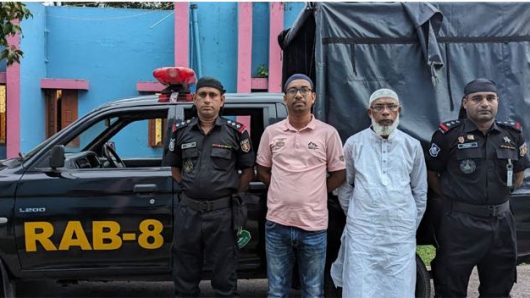 হত্যা মামলার আসামি বাবা-ছেলে গ্রেপ্তার