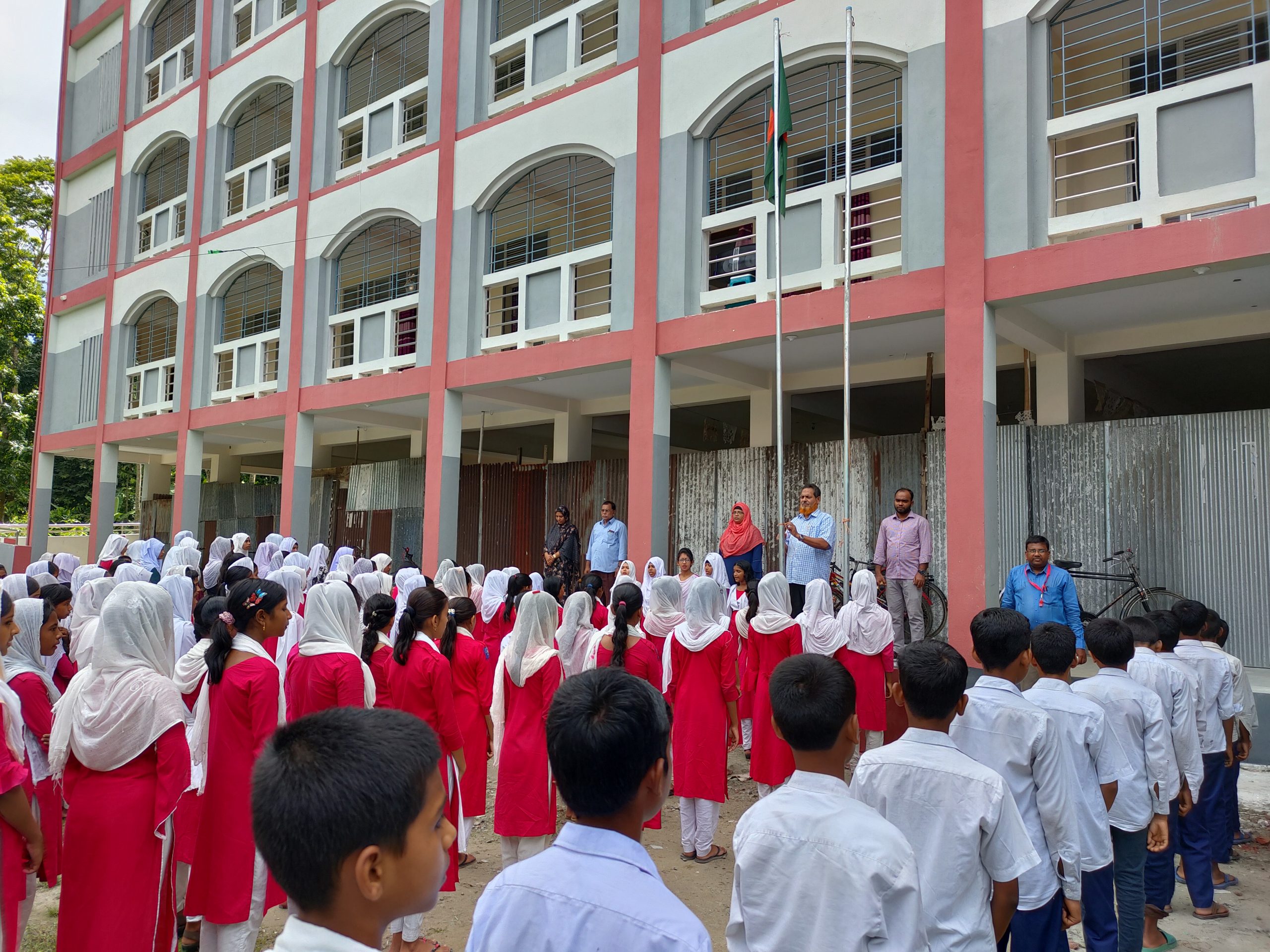 বেতাগীতে সহকারি প্রধান শিক্ষক ও কর্মচারি নিয়োগে প্রধান শিক্ষকের বিরুদ্ধে  বাণিজ্যের অভিযোগ