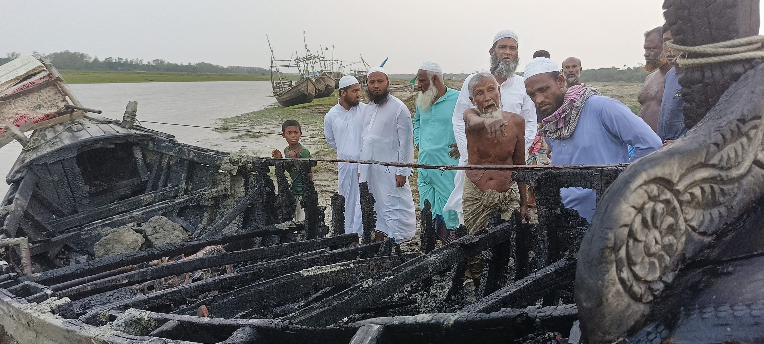 নিঃস্ব জেলে পরিবার, ১০ লাখ টাকার ক্ষতি