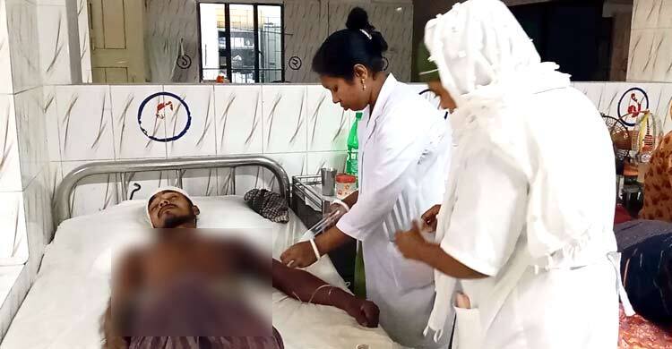 ঝালকাঠিতে আনারস প্রতীকের দুই কর্মীকে কুপিয়ে জখমের অভিযোগ