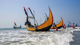 মধ্যরাত থেকে ৬৫ দিন সাগরে মাছ ধরা বন্ধ