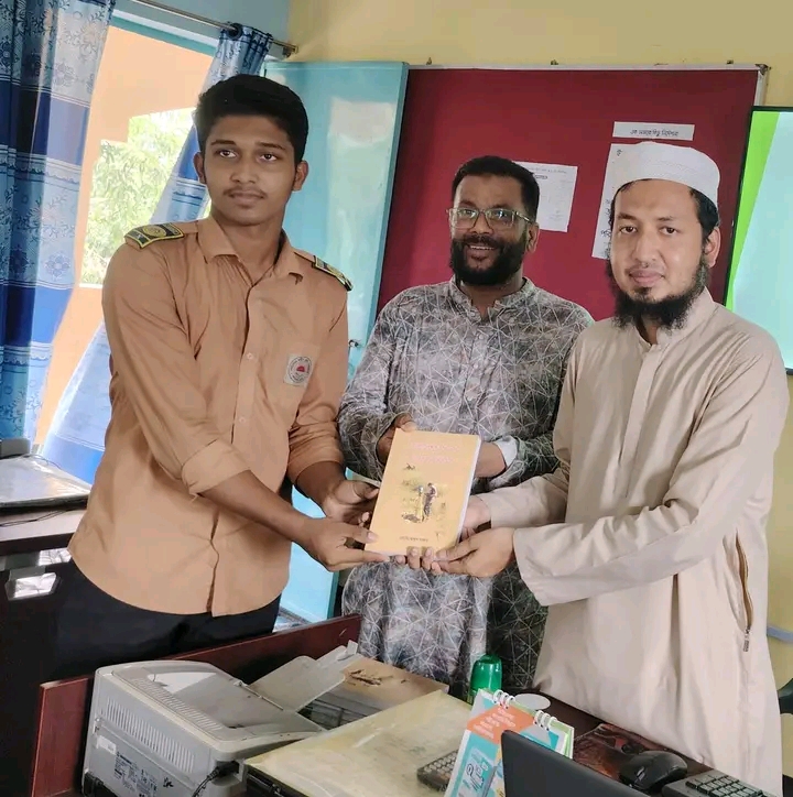 লালমোহনে ভূমি বিষয়ক কুইজ প্রতিযোগিতায় শিক্ষার্থীরা