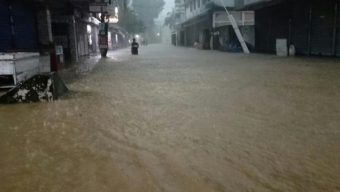 ভারী বর্ষণে পানির নিচে সিলেট