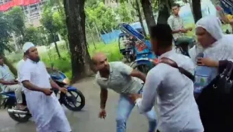 দশমিনায় স্বামীর মামলায় জামিন পাওয়া স্ত্রীকে আদালত চত্বরে মারধর