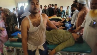 আমার আর কেউ রইলোনা, কি নিয়া আমি বাচমু, আমারও মইর‌্যা যাওয়া ভালো ছিলো