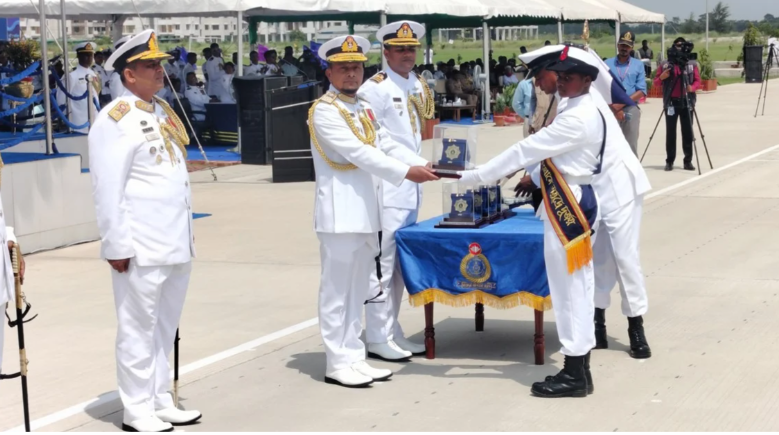পটুয়াখালীতে নৌবাহিনীর নবীন নাবিকদের শিক্ষা সমাপনী কুচকাওয়াজ অনুষ্ঠিত