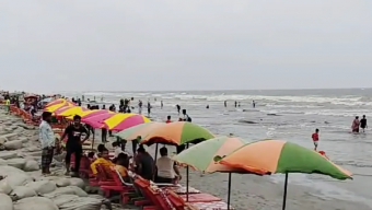 ঈদের তৃতীয় দিনে কুয়াকাটা সৈকতে পর্যটকের ভিড়
