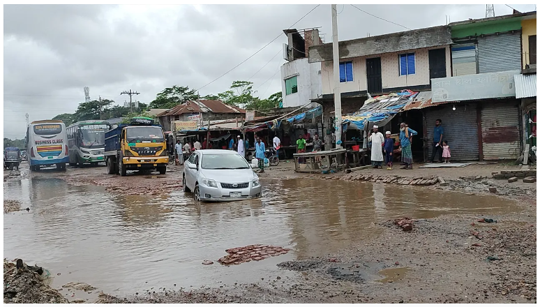 পটুয়াখালী-কুয়াকাটা সড়ক নয় যেন মরণফাঁদ