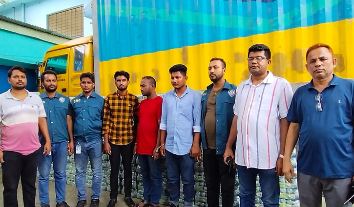 পটুয়াখালীতে বিপুল পরিমাণ অবৈধ বিয়ার জব্দ, গ্রেপ্তার ৩