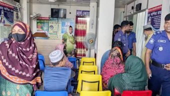 মহিপুরে অপারেশন থিয়েটারে আয়া দিয়ে সন্তান প্রসব, বিশ্রামে চিকিৎসক