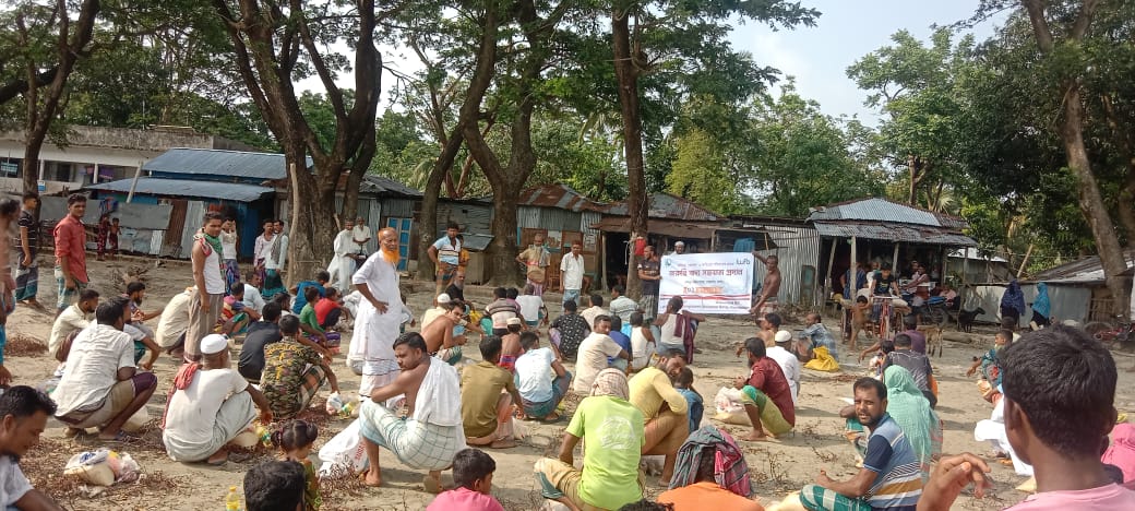 চরফ্যাশনের ঢালচরে ত্রাণ বিতরণ