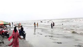 কুয়াকাটা সৈকতে সাড়া নেই পর্যটকদের