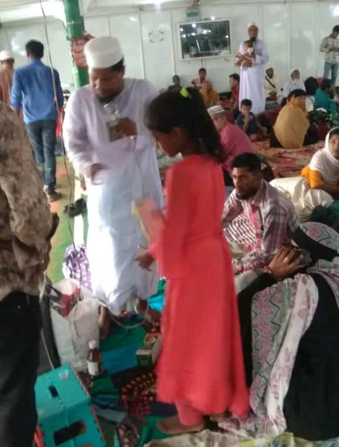 বেতাগীতে লঞ্চগুলোতে বিক্রি হচ্ছে নকল ও ভেজাল ওষুধ