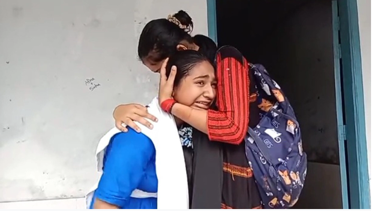 ঝালকাঠি শ্রেণিকক্ষে ঝুঁলছিল স্কুলছাত্রীর মরদেহ