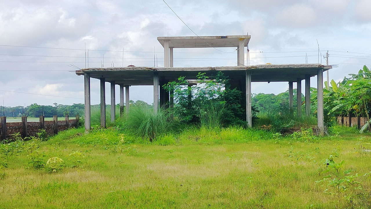 প্রশ্ন ফাঁস করে ডুপ্লেক্স বাড়ি নির্মান, পরিচালনা করেন মাদ্রাসা ও লিল্লাহ বোর্ডিং