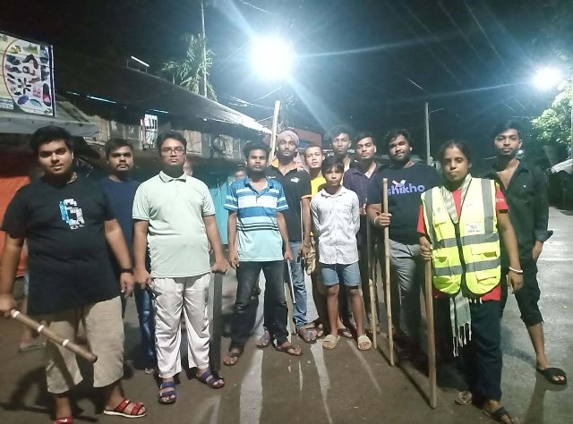 আমতলীতে ডাকাত আতঙ্ক, রাত জেগে পাহাড়া