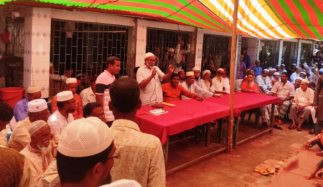 বরিশালে বিএনপির সভায় আ’লীগের সভাপতি!