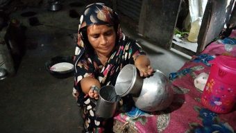 সকলের সহায়তায় দুইফুট উচ্চতার জোসনার জীবন চলছে