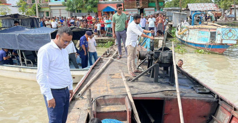 ঝালকাঠিতে অবৈধভাবে বালু উত্তোলন, ৫ ড্রেজার জব্দ