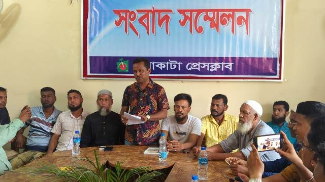 মহিপুর থানা শ্রমিক দল সভাপতির সংবাদ সম্মেলন