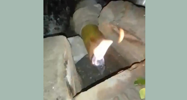 গলাচিপায় টিউবওয়েলের পাইপে উঠে আসছে প্রাকৃতিক গ্যাস