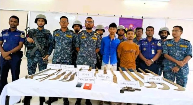 ভোলায় আগ্নেয়াস্ত্রসহ ২ ডাকাত আটক