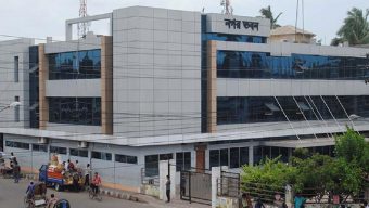 বরিশালে পূজায় নতুন পোশাক জোটবে না হরিজন সম্প্রদায়ের