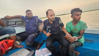 বোরহানউদ্দিনে মা ইলিশ রক্ষা অভিযানে জেলেদের হামলা পুলিশ সহ আহত-৫