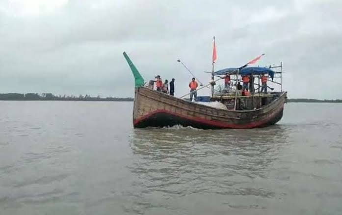 মনপুরায় সরকারি বরাদ্দের চাল পাচ্ছেনা সাড়ে তিন হাজার জেলে